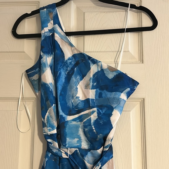 Silky floor length dress - Picture 2 of 8